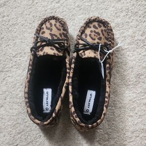Airwalk Animal Print Moccasins with Bow
